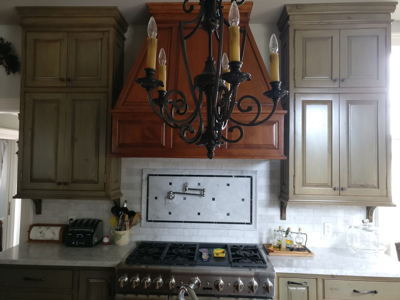 Kitchen cabinets with a glazed finish